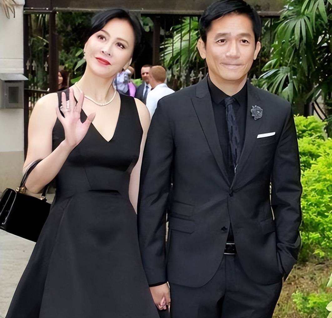 默许出轨、各玩各的、同居20年不领证EVO视讯圈里最奇葩的5对明星夫妇：(图6)