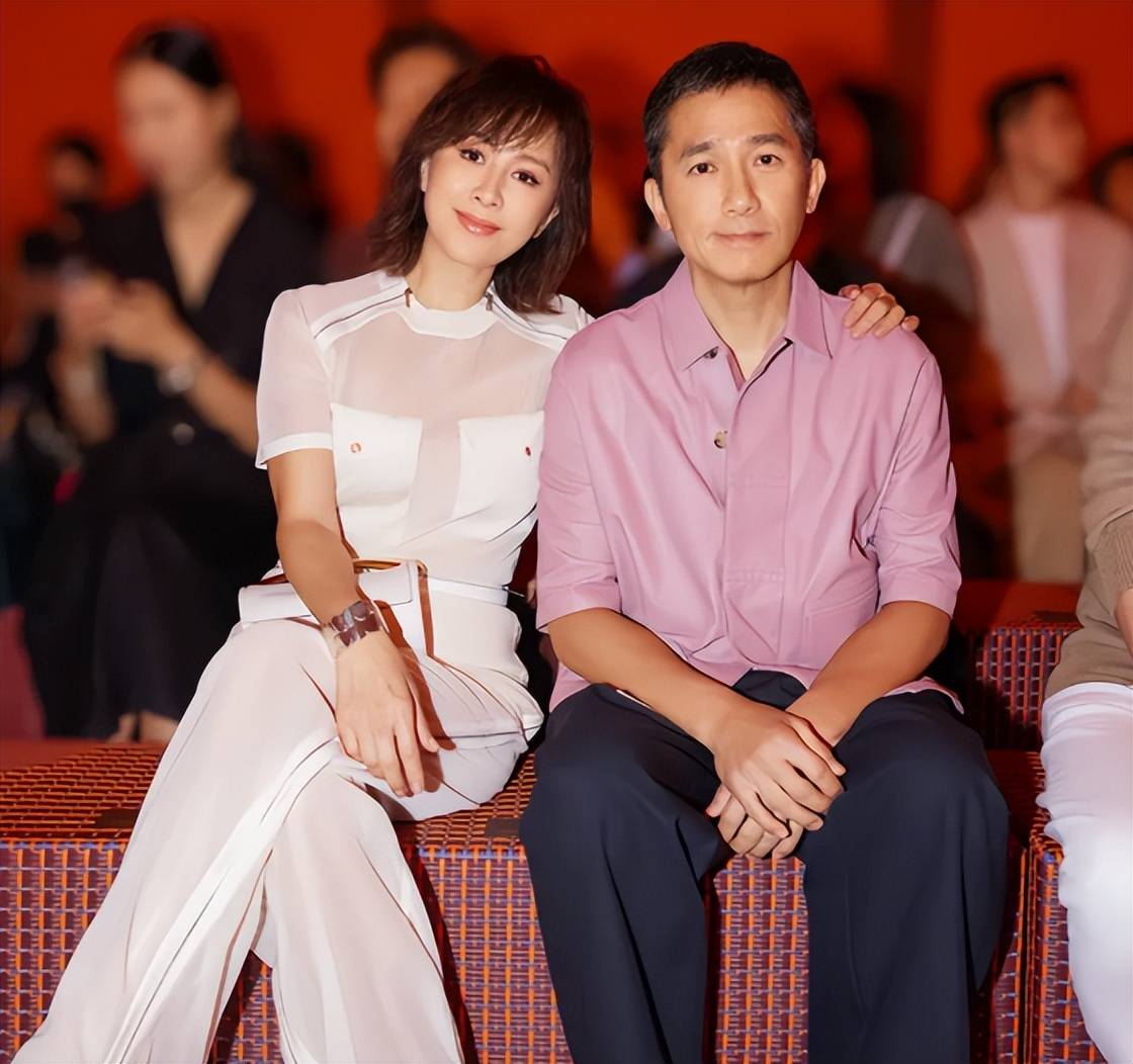 默许出轨、各玩各的、同居20年不领证EVO视讯圈里最奇葩的5对明星夫妇：(图8)