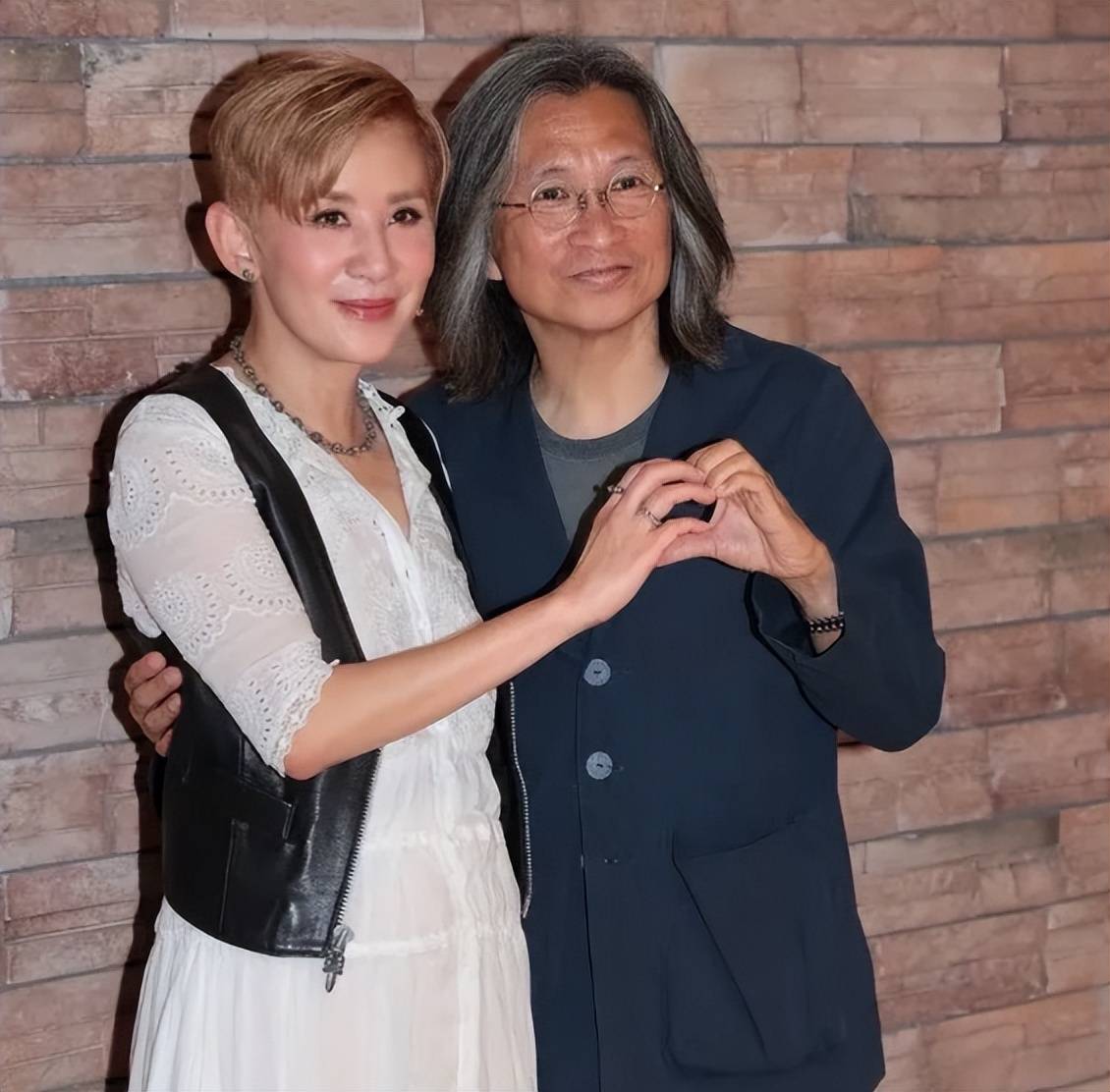 默许出轨、各玩各的、同居20年不领证EVO视讯圈里最奇葩的5对明星夫妇：(图9)